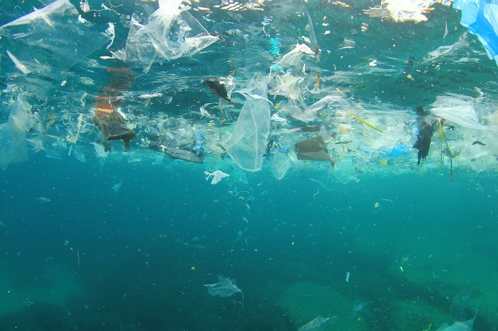 ブリンケン米国務長官、海洋プラスチック汚染への取り組み強化を表明