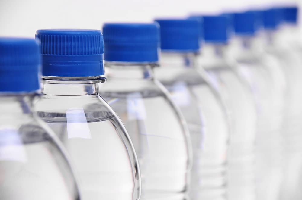 英ブルネル大学、リサイクルペットボトルからの化学物質溶出による飲料汚染を報告