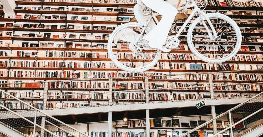 アメリカに健康でエコな交通手段を。本もシェアサイクルも借りられる「自転車図書館」