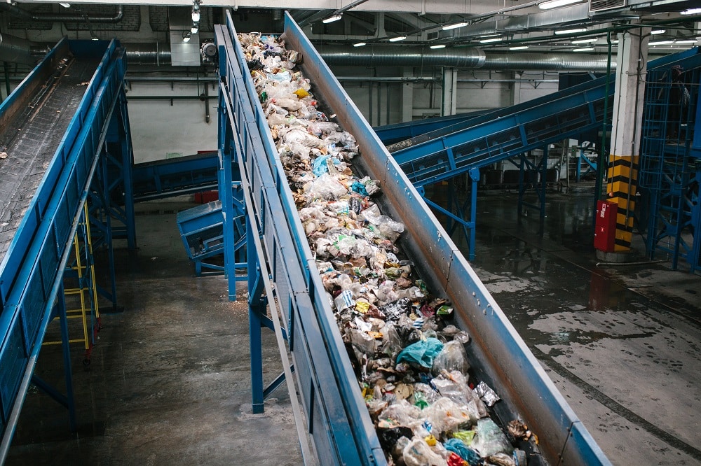 アジア4カ国の地元プラリサイクル・サプライチェーン報告書。廃棄物管理を改善する機会は大きい
