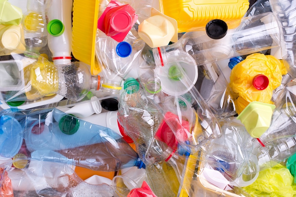 日本財団の共同イニシアチブ報告書、プラスチックに関する3つの政策と影響を検証