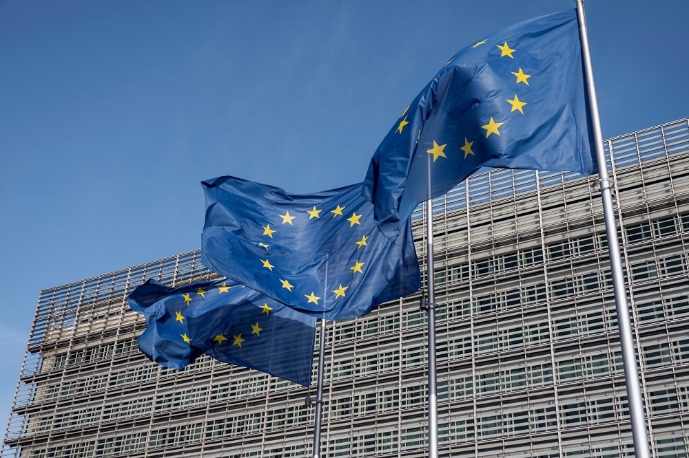 欧州議会、産業別の持続可能性報告基準（ESRS）策定を2年延期