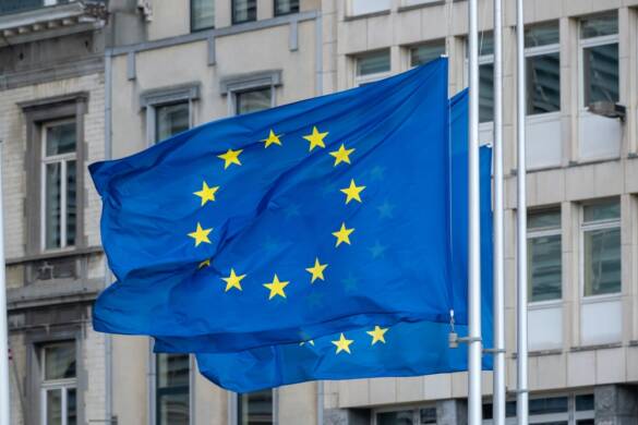 ブリュッセルの欧州委員会前のEU国旗
