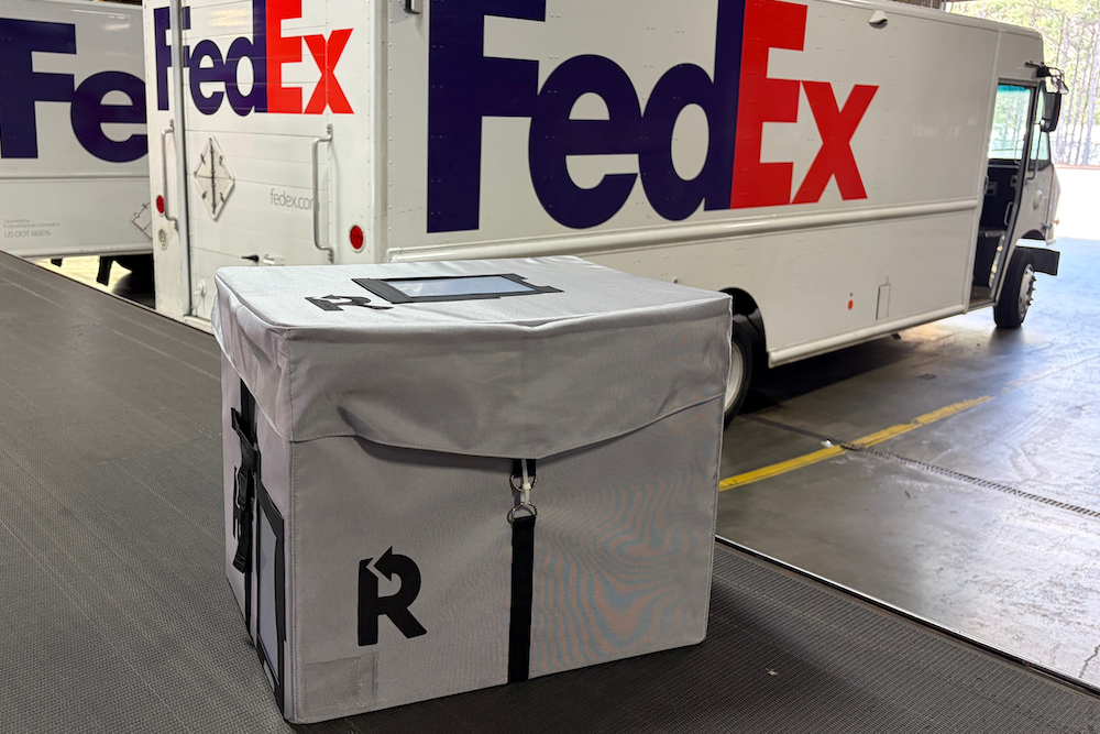 FedEx、B2B向けリユース梱包システムを提供開始。循環移行とコスト削減に効果