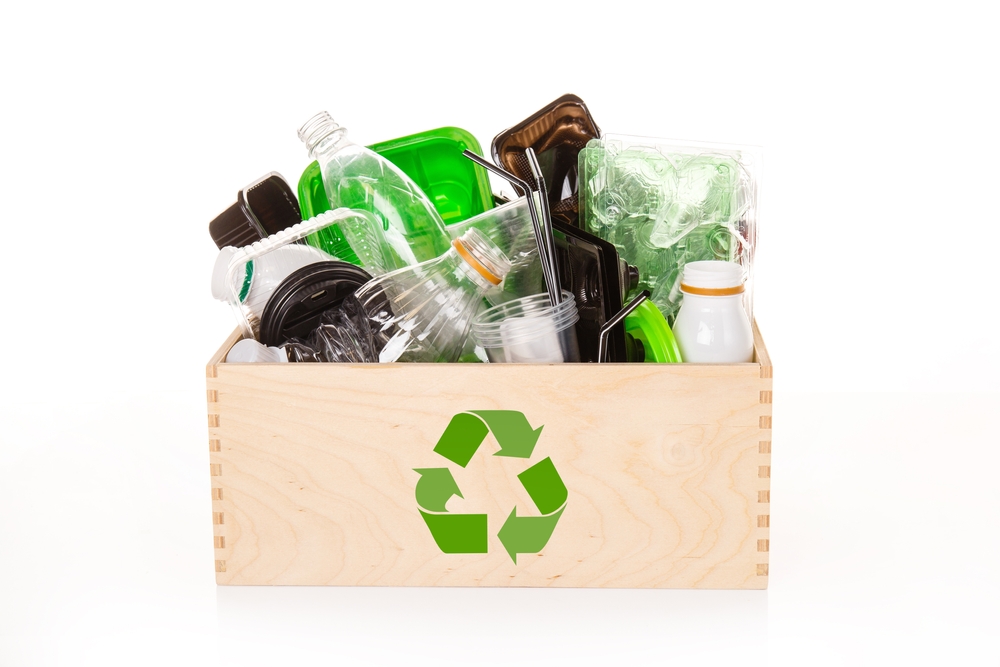 三菱UFJ銀行、三菱ケミカルなど3社、オフィス由来プラスチックのクローズドループで実証開始