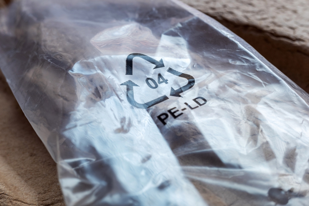 プラ汚染対策、紙素材でプラスチック軟質プラ包装代替を。エレン・マッカーサー財団