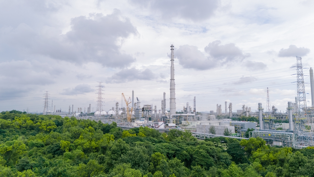 プラケミカルリサイクルの規格化プラントで地産地消型配置をねらう。ネステら3社